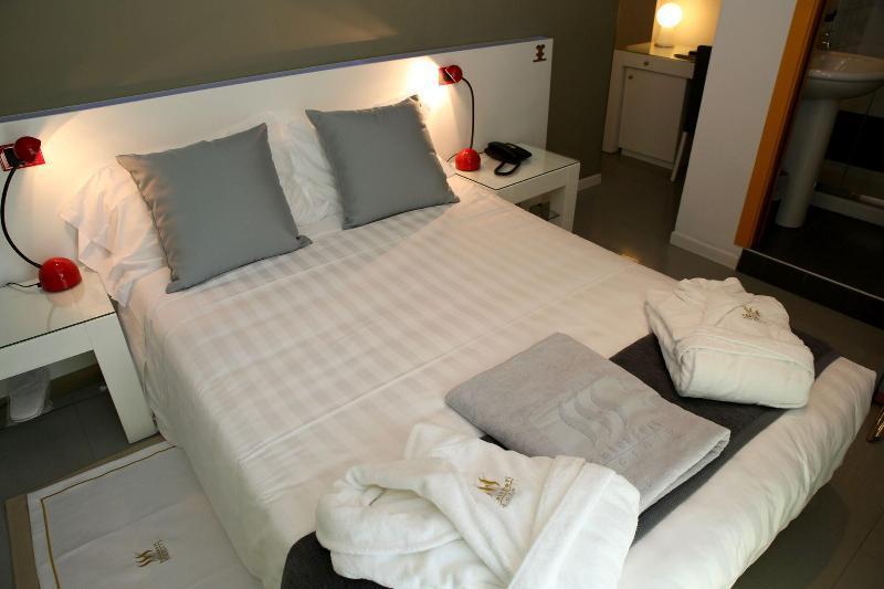 Monaco Suites Hotel Lignano Sabbiadoro Zewnętrze zdjęcie