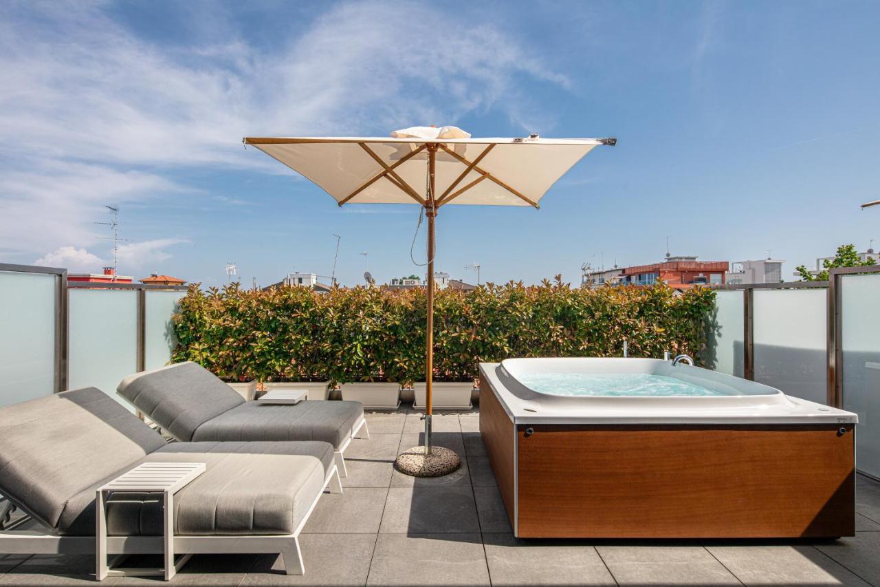Monaco Suites Hotel Lignano Sabbiadoro Zewnętrze zdjęcie