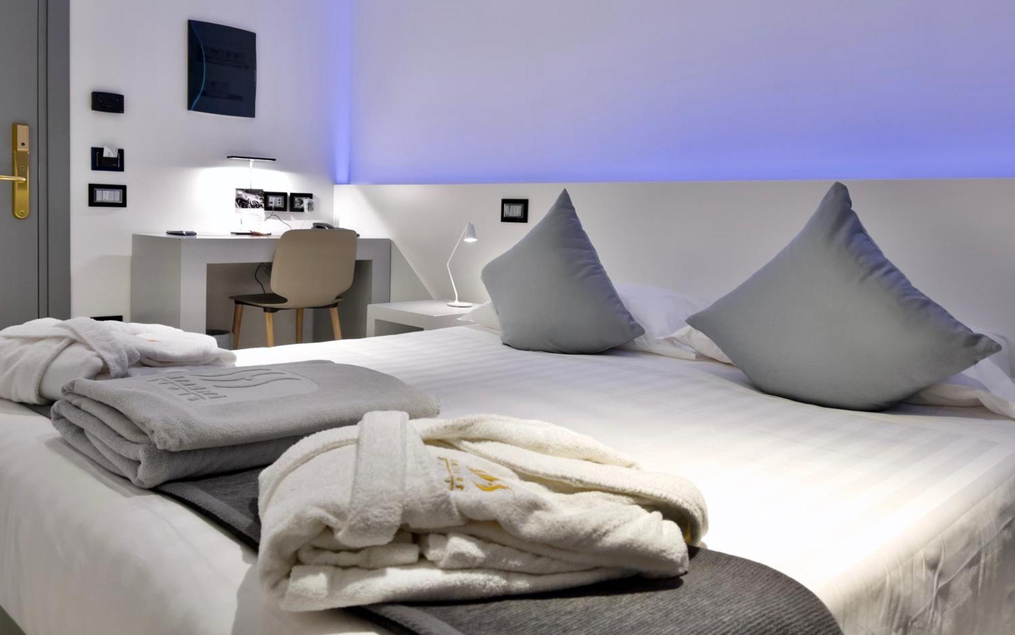 Monaco Suites Hotel Lignano Sabbiadoro Pokój zdjęcie